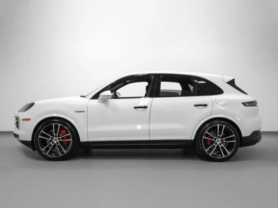 2026 Porsche Cayenne — side profile view