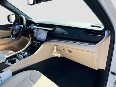 2026 Jeep Grand Cherokee — photo 30 view