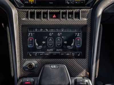 2024 Lamborghini Urus — photo 33 view