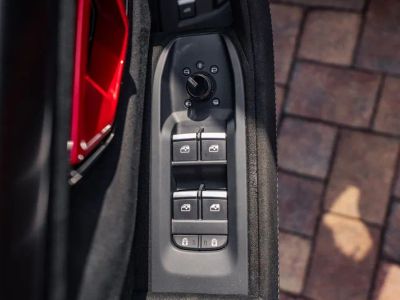 2024 Lamborghini Urus — photo 24 view