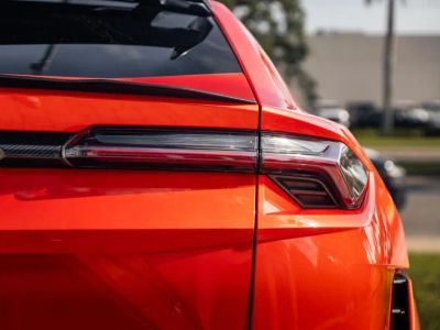 2024 Lamborghini Urus — photo 12 view