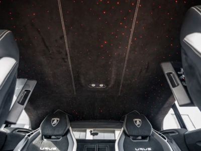 2024 Lamborghini Urus — photo 52 view