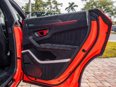 2024 Lamborghini Urus — photo 42 view