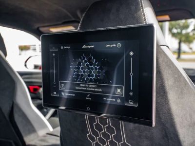 2024 Lamborghini Urus — photo 45 view