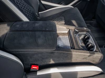 2024 Lamborghini Urus — photo 46 view