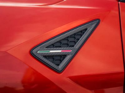 2024 Lamborghini Urus — photo 18 view