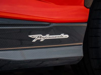 2024 Lamborghini Urus — photo 17 view