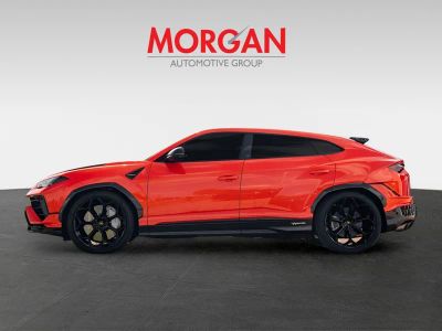 2024 Lamborghini Urus — side profile view