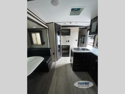 2018 Coachmen RV Spirit Ultra Lite - Photo 8