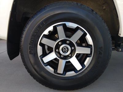 2019 Toyota 4Runner — photo 10 view
