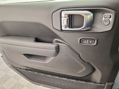 2026 Jeep Wrangler — photo 25 view