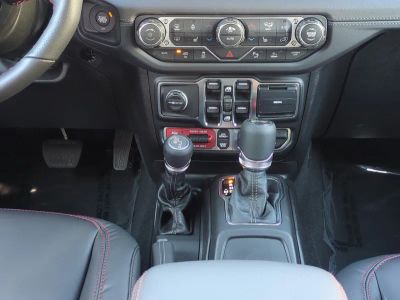 2026 Jeep Wrangler — photo 19 view