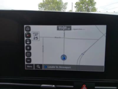 2024 Hyundai Elantra — photo 17 view