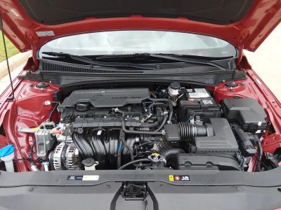 2024 Hyundai Elantra — photo 9 view