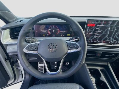2026 Volkswagen Tiguan — photo 10 view