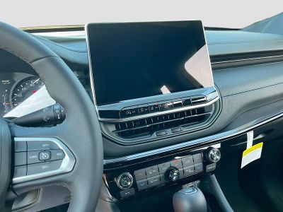 2026 Jeep Compass — photo 13 view