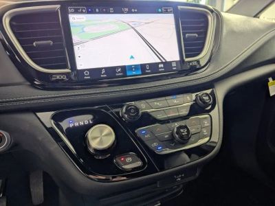 2026 Chrysler Pacifica — photo 24 view