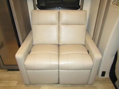 2024 Thor Motor Coach TIBURON - Photo 7