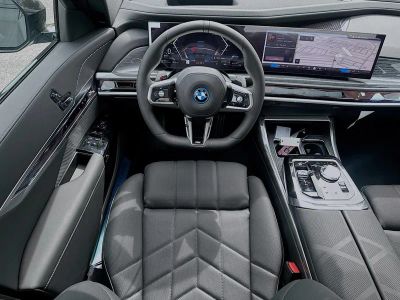 2026 BMW 7 Series — photo 17 view