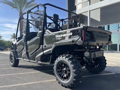 2025 Honda Pioneer 1000-6 Deluxe Crew - Photo 2