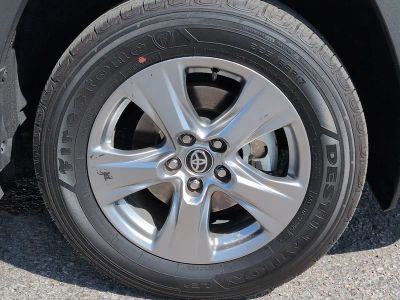 2024 Toyota RAV4 — photo 11 view
