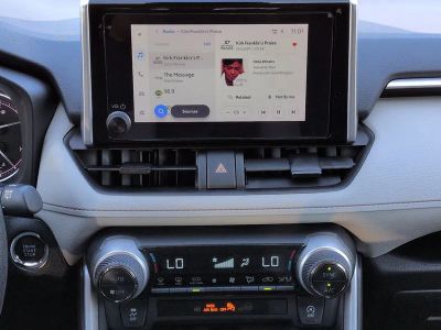 2024 Toyota RAV4 — photo 18 view
