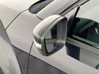 2018 Volkswagen Beetle — photo 10 view