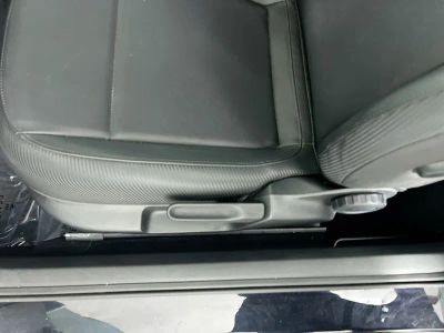 2018 Volkswagen Beetle — photo 13 view