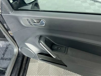 2018 Volkswagen Beetle — photo 29 view
