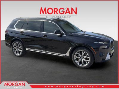 2024 BMW X7 xDrive40i in Black — front three-quarter view