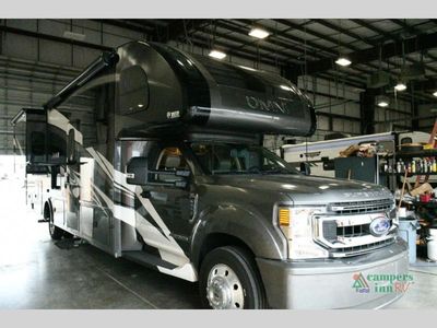 2021 Thor Motor Coach Omni — front three-quarter view