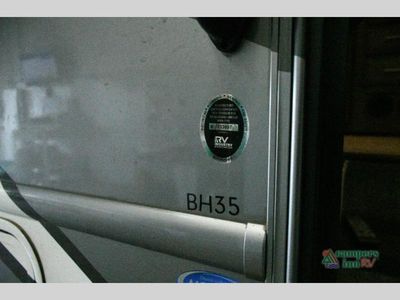 2021 Thor Motor Coach Omni — photo 47 view