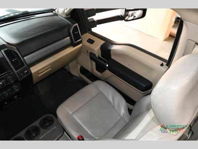 2021 Thor Motor Coach Omni — photo 9 view