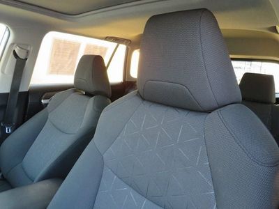 2021 Toyota RAV4 - Photo 16