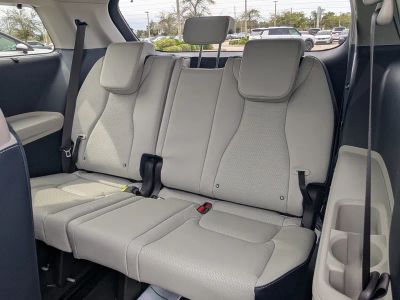 2026 Kia Carnival — photo 16 view