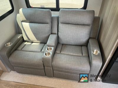 2025 Forest River RV Rockwood Ultra Lite - Photo 18