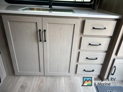 2025 Forest River RV Rockwood Ultra Lite - Photo 10