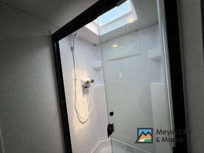 2025 Forest River RV Rockwood Ultra Lite - Photo 28
