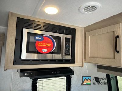 2025 Forest River RV Rockwood Ultra Lite - Photo 13