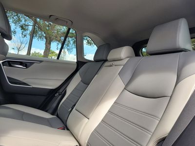 2024 Toyota RAV4 - Photo 11