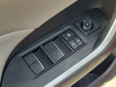 2024 Toyota RAV4 - Photo 18
