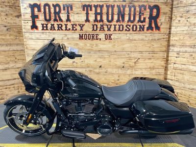 2025 Harley-Davidson FLHX - Street Glide — photo 8 view