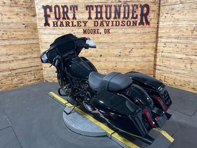 2025 Harley-Davidson FLHX - Street Glide — interior view