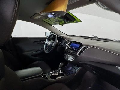 2020 Chevrolet Malibu — photo 8 view