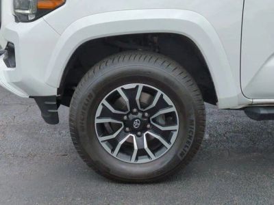 2022 Toyota Tacoma - Photo 8