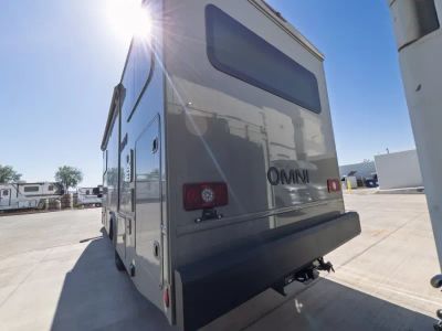 2027 Thor Motor Coach OMNI TRAIL — photo 33 view