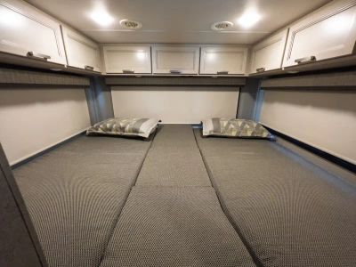 2027 Thor Motor Coach OMNI TRAIL — photo 17 view