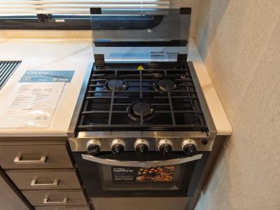 2027 Thor Motor Coach OMNI TRAIL — photo 12 view