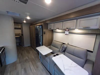 2027 Thor Motor Coach OMNI TRAIL — photo 7 view