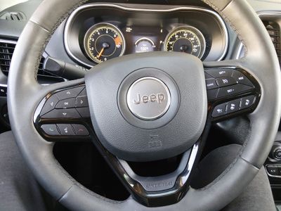 2023 Jeep Cherokee - Photo 12